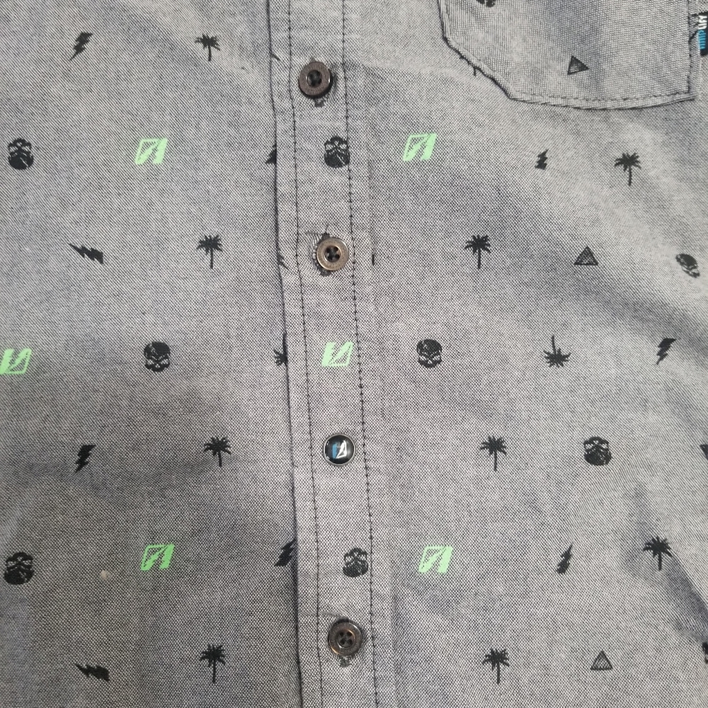 Amplify Button Up - Picture 4 of 5